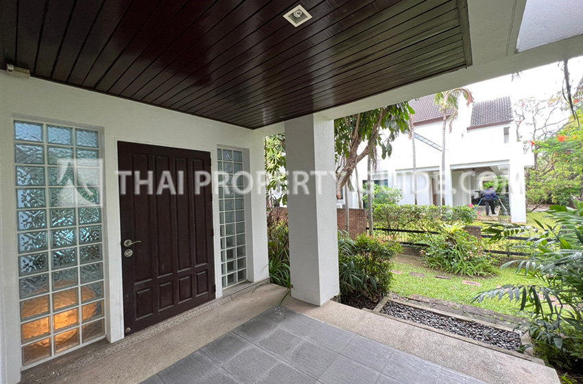 House with Private Pool in Nichada Thani 